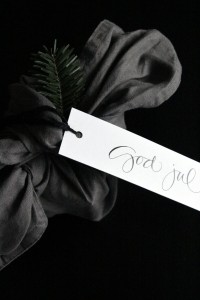 Christmas giftwrapping / heidihallingstad.com