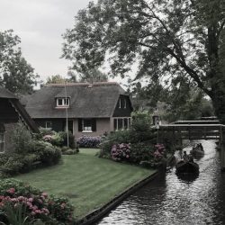 Vacation in Giethoorn, Holland // heidihallingstad.com