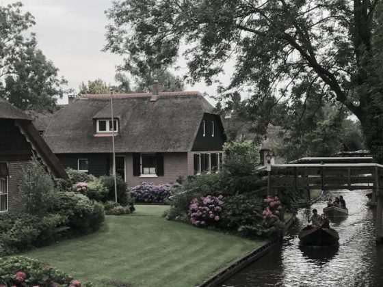 Vacation in Giethoorn, Holland // heidihallingstad.com