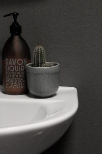 minimakover bathroom twilight grey Sadolin // heidihallingstad.com