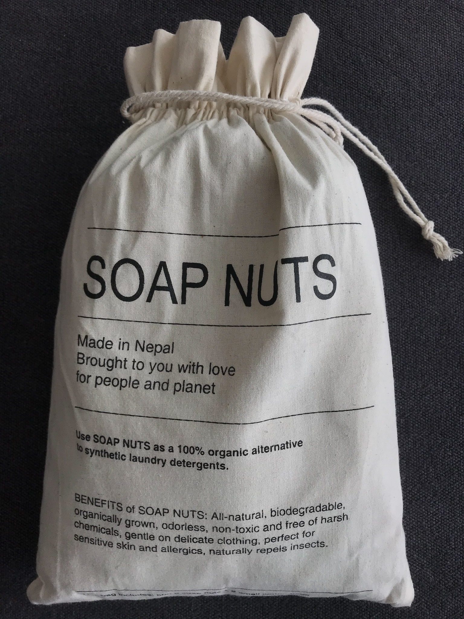 Do your laundry with soap nuts // heidihallingstad.com